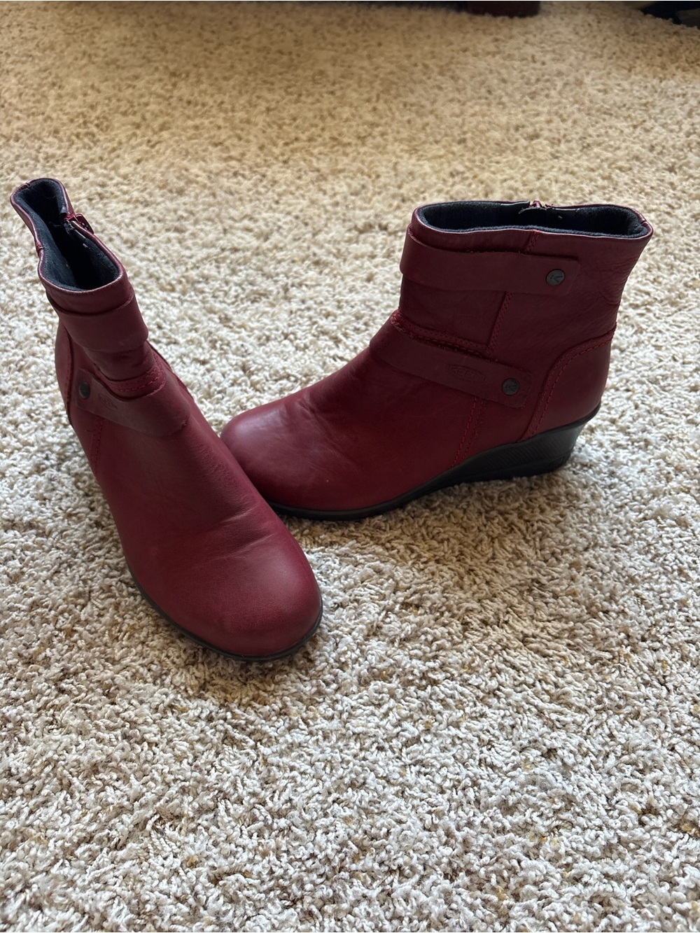 Keen Kate Wedge Red Leather Ankle Boots Side Zip Women's Size US 8.5 EU 39